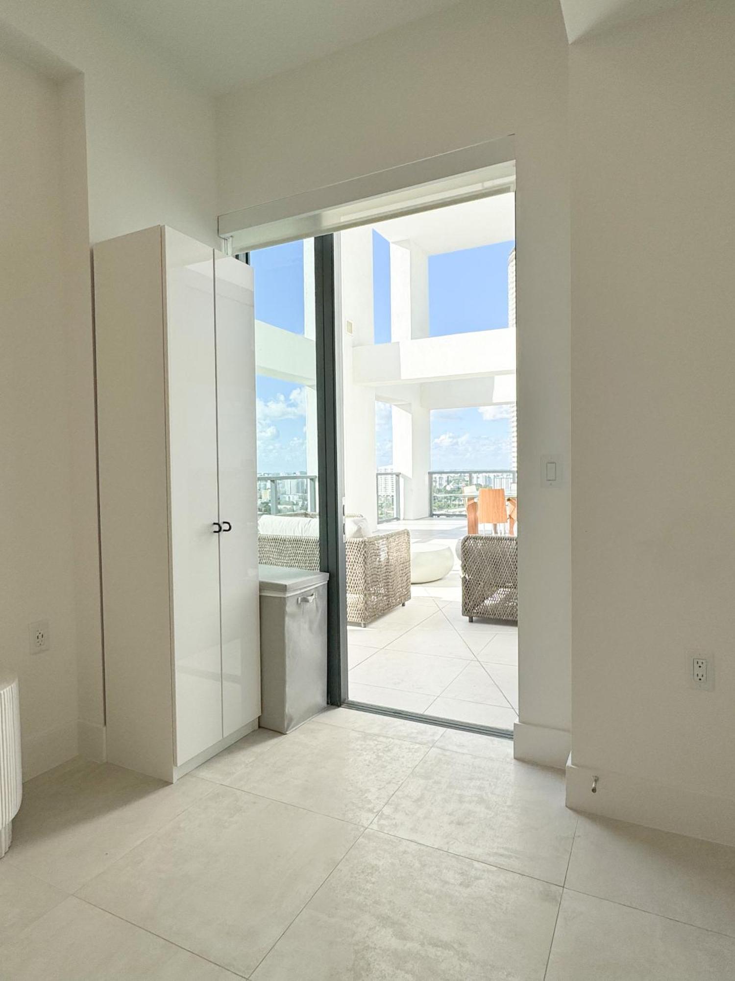 Private Terrace In Luxury 3br In Brickell