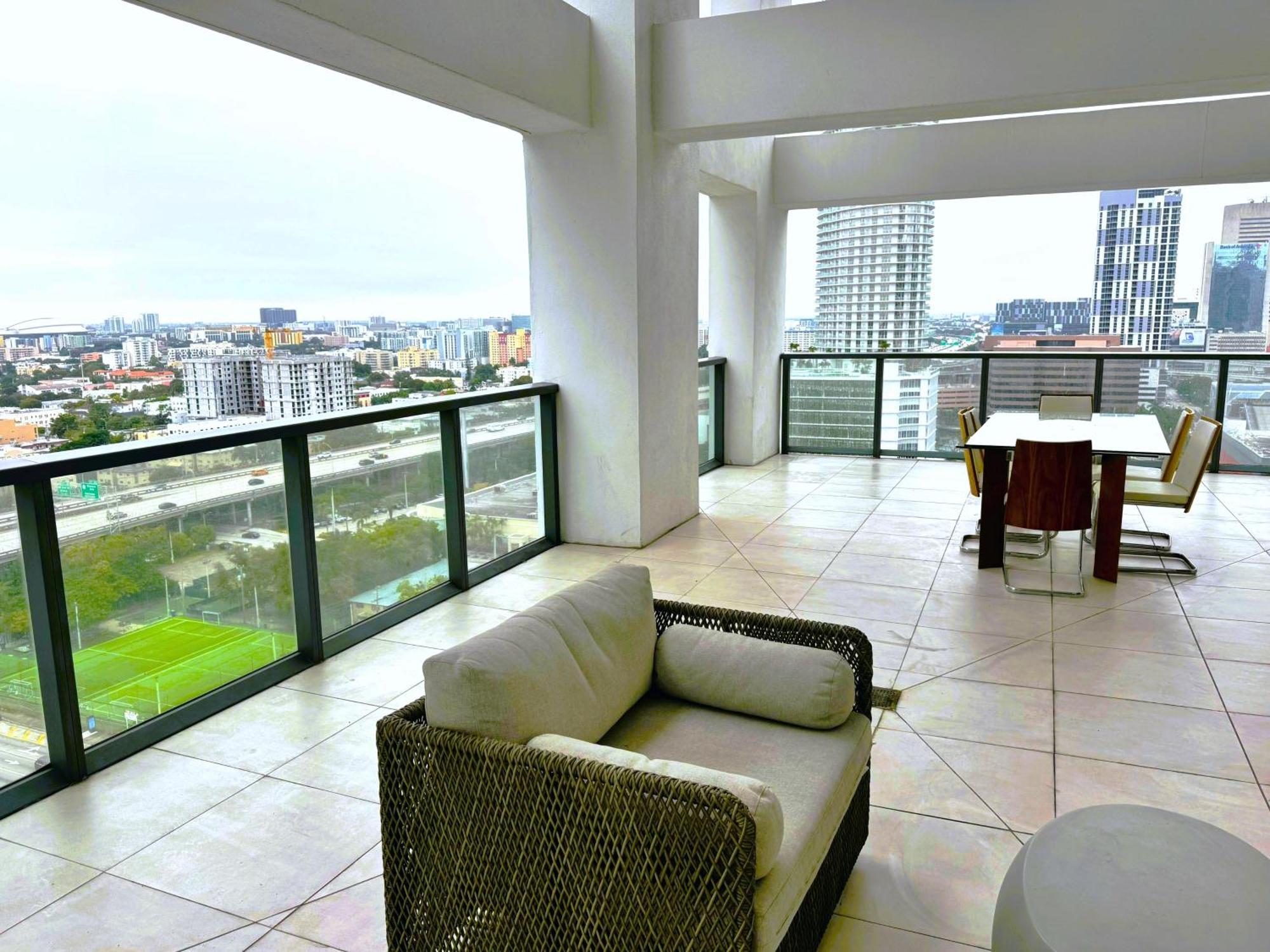 Private Terrace In Luxury 3br In Brickell Apartamento